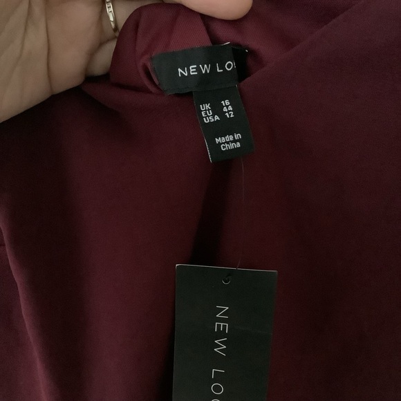 NWT New Look Red wine Tie Back Short Pleat Sleeve Blouse size 16 - Picture 3 of 6